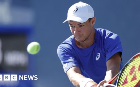 US Open star gives boy cap after viral snatching video