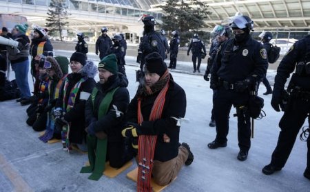 Thousands of demonstrators demand ICE leave Minneapolis
