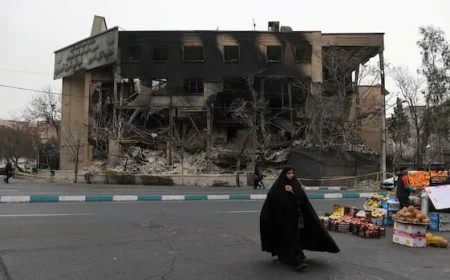 As U.S. moves ships toward Iran, Revolutionary Guard commander warns his force has its ‘finger on the trigger’