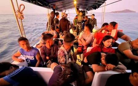 At least 18 dead, hundreds rescued after ferry sinks in Philippines