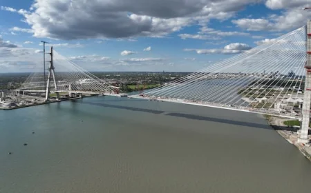 Trump threatens to block opening of new bridge between Windsor and Detroit