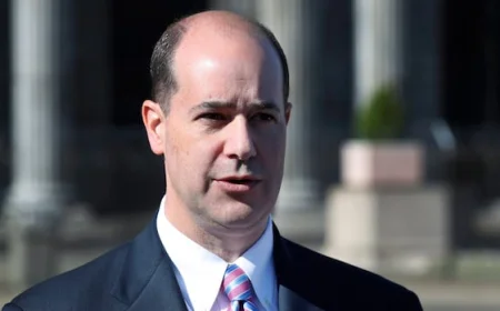 Democrats target bridge owner Moroun in expanding probe of Trump's threats