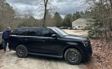 FBI identifies gunman shot dead at entrance of Trump's Florida estate