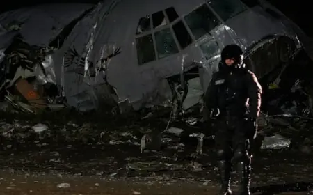 Bolivia cargo plane crash kills at least 15, scatters banknotes on the ground