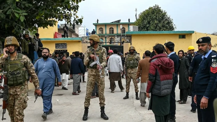 At least 31 killed, more than 160 injured in mosque bombing in Pakistan's capital