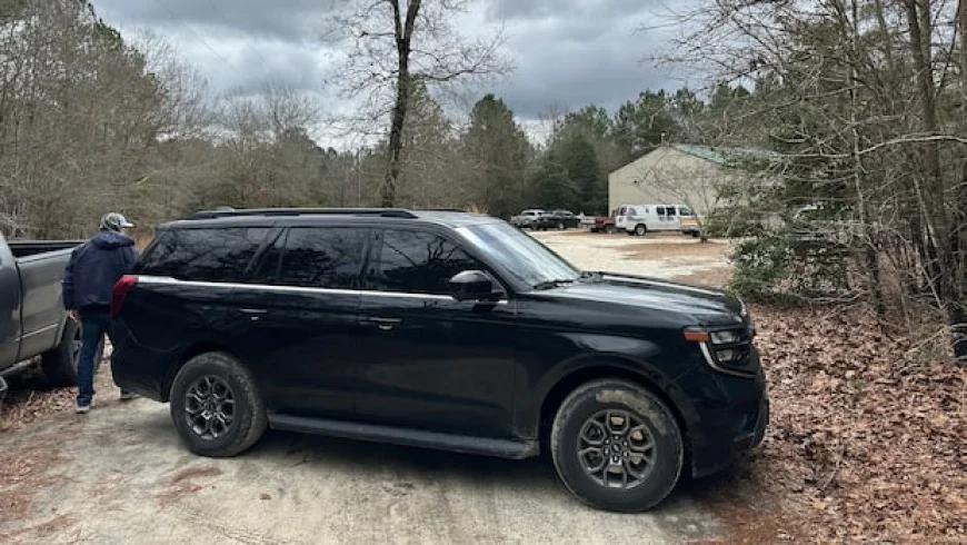 FBI identifies gunman shot dead at entrance of Trump's Florida estate