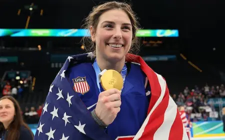 U.S. hockey star Hilary Knight delivers joke on SNL featuring women's, men's Olympic champions
