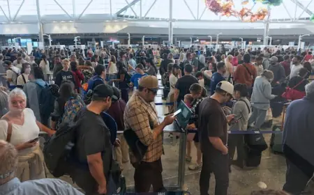 Trump says he'll sign an order to get airport security workers paid, but gave no further details