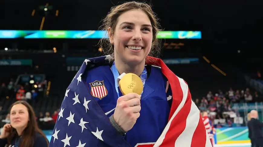 U.S. hockey star Hilary Knight delivers joke on SNL featuring women's, men's Olympic champions