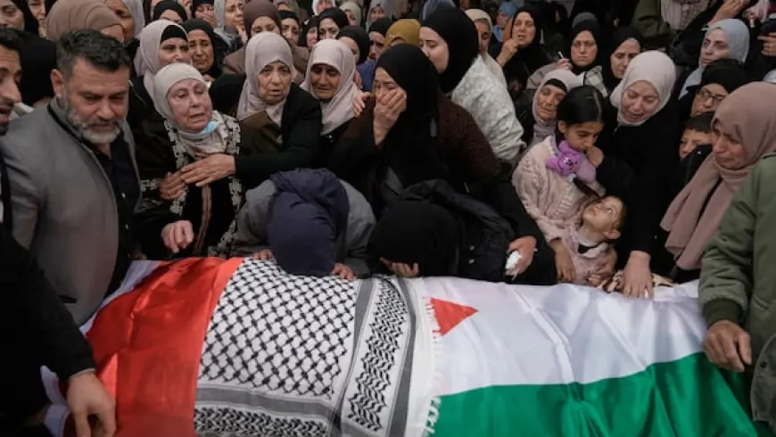 Israeli soldiers shoot at family car, killing 4, in occupied West Bank