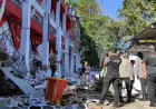 Magnitude 7.4 earthquake off Indonesia topples buildings, kills 1 person