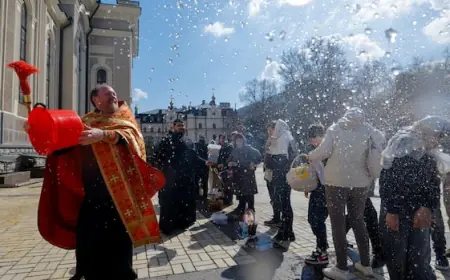 Ukraine, Russia accuse each other of violating Orthodox Easter ceasefire