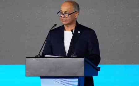 Russian swimmers to be allowed to compete with flag and anthem after restrictions dropped