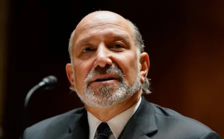 U.S. Commerce Secretary Howard Lutnick takes a swipe at Canada's trade strategy ahead of renegotiations