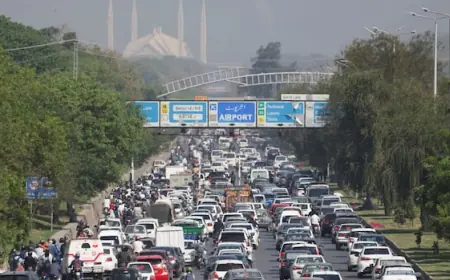 Trump dispatches U.S. envoys to Pakistan for new talks with Iran's foreign minister