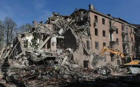 Russian attacks kill 5 and wound more than 30 in Ukraine's Dnipro