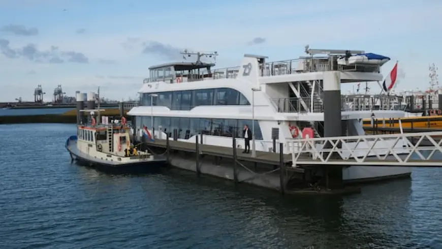 Hantavirus-stricken cruise ship arrives in the Netherlands