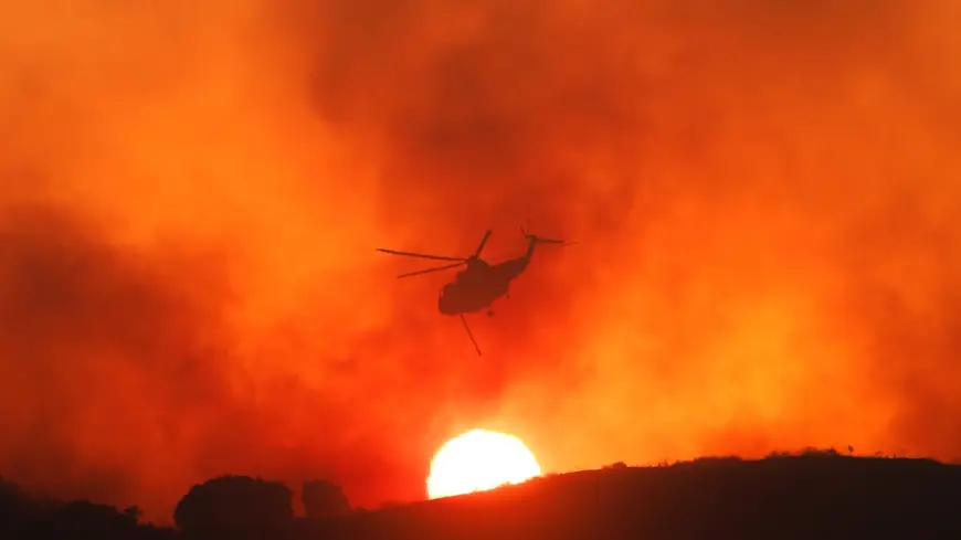 California wildfires threaten homes northwest of L.A.