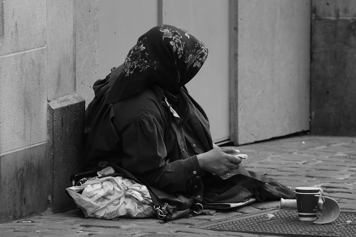 Primăria Cluj le declară război cerșetorilor / ”Și-au făcut un job din bunătatea locuitorilor” / Peste 400 de cerșetori, mulți veniți din alte județe, scoși de pe străzi în ultimul an