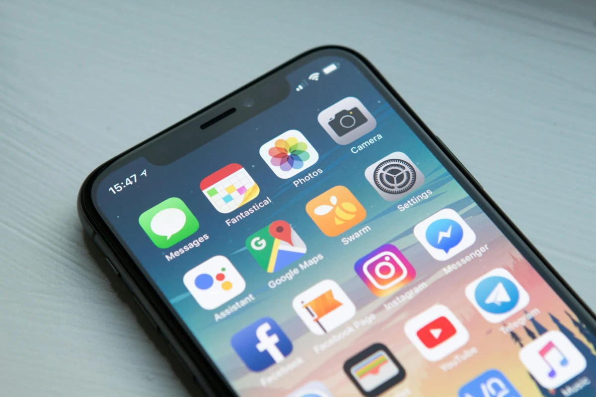 Cum a reușit Google să provoace blocarea mai multor aplicații iOS fără să vrea