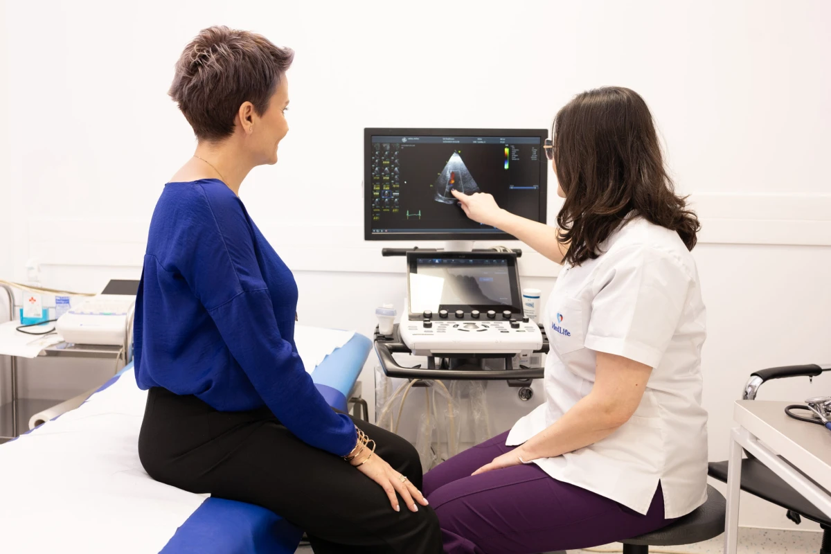 Schimbarea stilului de viaţă încetineşte osteoporoza. Endocrinolog: „Recomand femeilor aflate la menopauză să facă neapărat testul DXA”