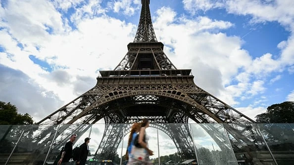 Eiffel Tower chief to step down after female staff excluded during Hindu delegation visit