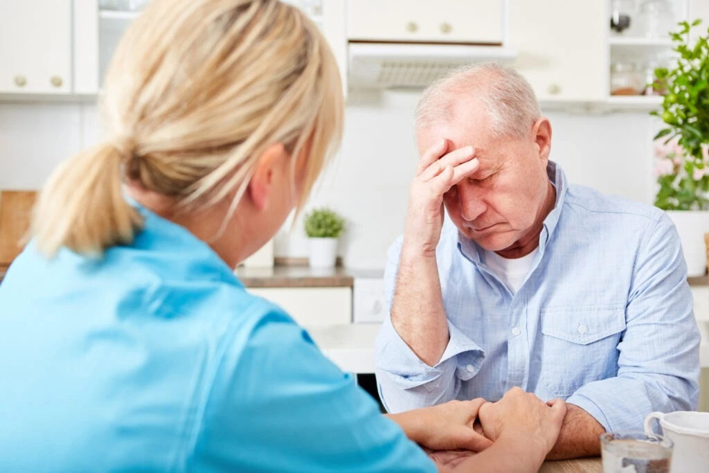 STUDIU: Schimbările vocii ar putea fi un semn timpuriu al demenței