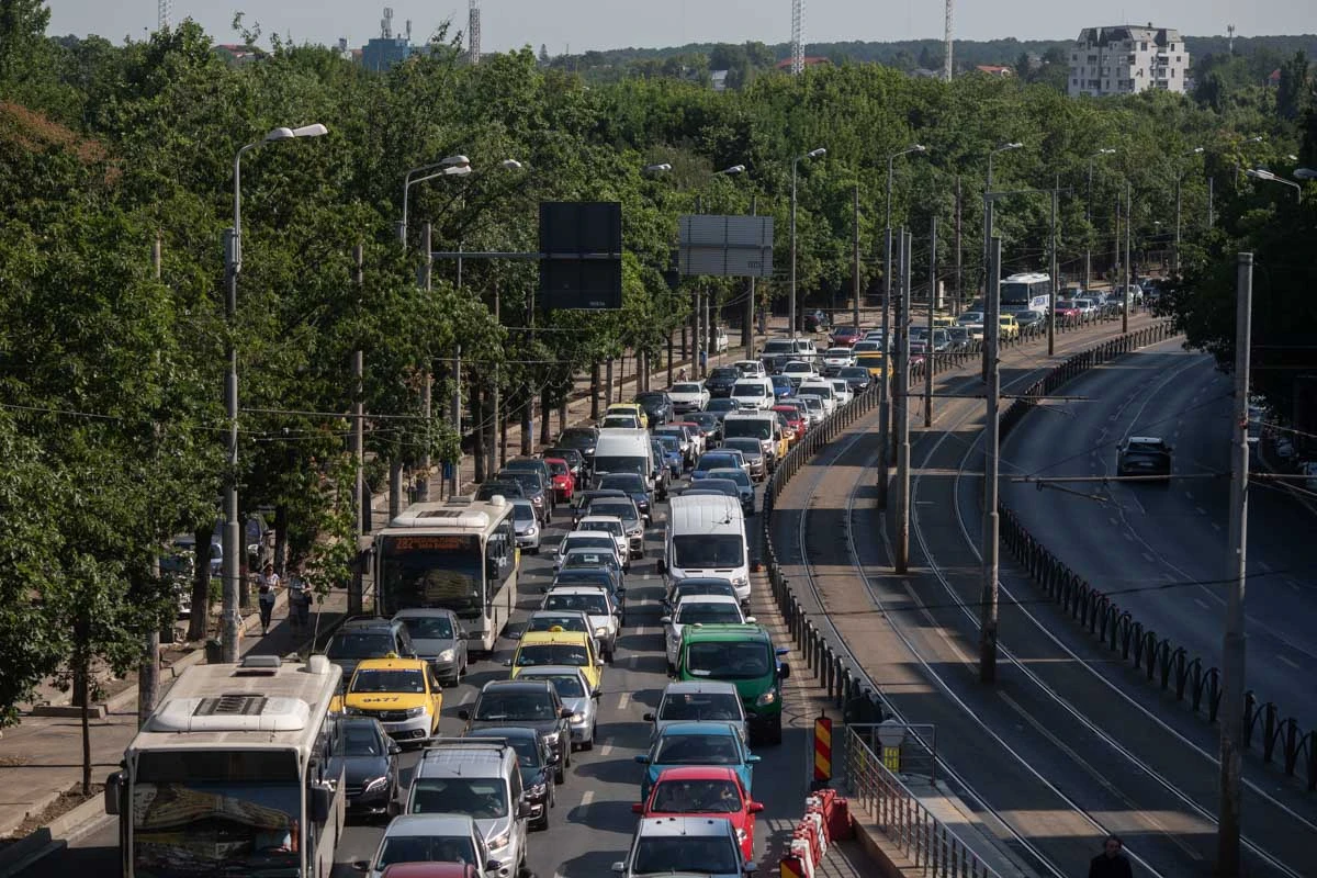 Consiliul General al Capitalei discută, miercuri, extinderea restricţiilor de tonaj pe întreg teritoriul administrativ al oraşului