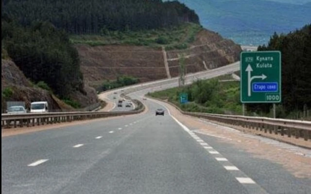 Bulgaria, codașă în UE la rețeaua de autostrăzi: doar 877 de kilometri finalizați și diferențe uriașe între regiuni / Discuții despre schimbarea sistemului de taxare