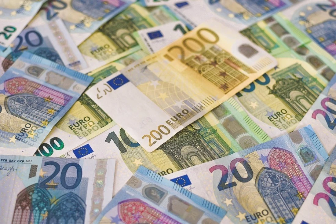 Fluxul net de investiţii străine directe a urcat la 7,9 miliarde de euro în anul 2025, arată datele BNR
