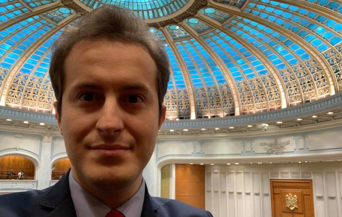 Mandatul de deputat al lui Mihai Alexandru Badea (USR) a fost validat de plen după demisia lui Claudiu Năsui, care a devenit ministru în Republica Moldova