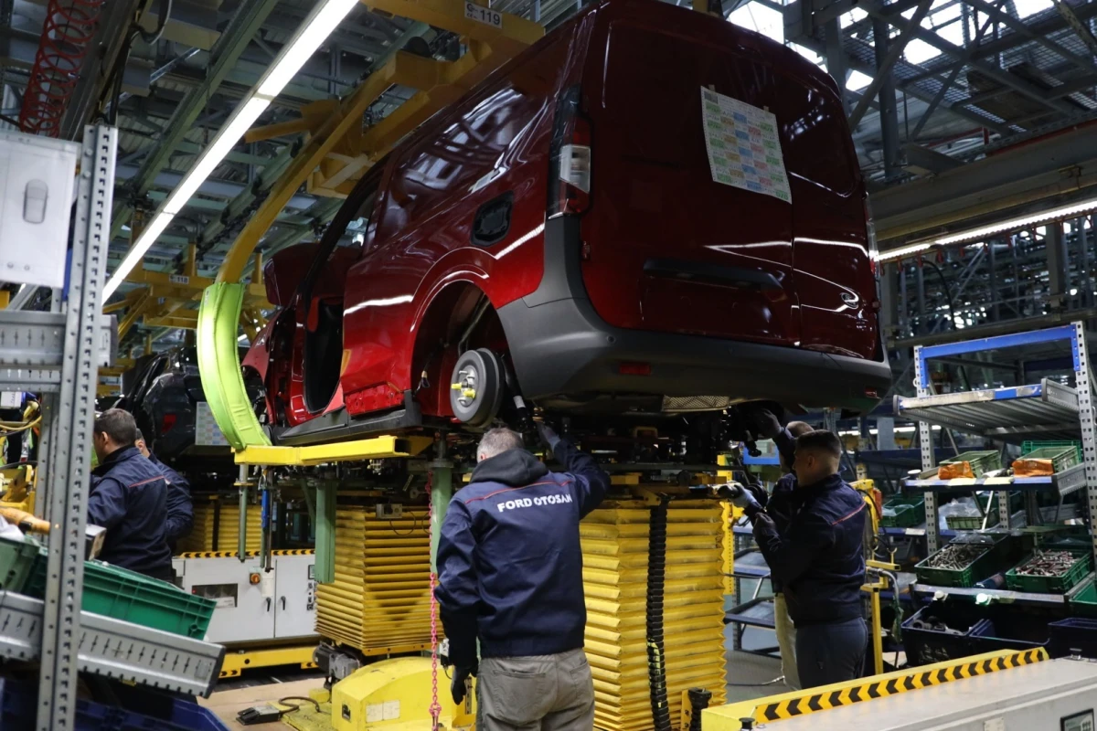 Anchetă internă la Ford, angajați suspectați că au sustras piese / Demisii și angajați plecați din fabrică / Compania nu infirmă situația, dar susține că nu au fost sustrase autoturisme