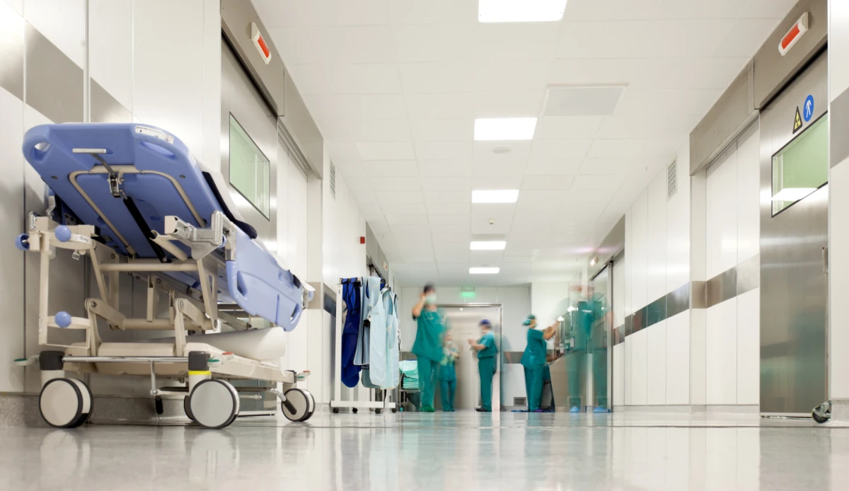 15% dintre angajații cu joasă și medie instruire de la Spitalul de Psihiatrie și pentru Măsuri de Siguranță Pădureni-Grajduri sunt membri ai aceleiași familii / Clanul Ababei, familia care a confiscat un spital, numără 23 de persoane