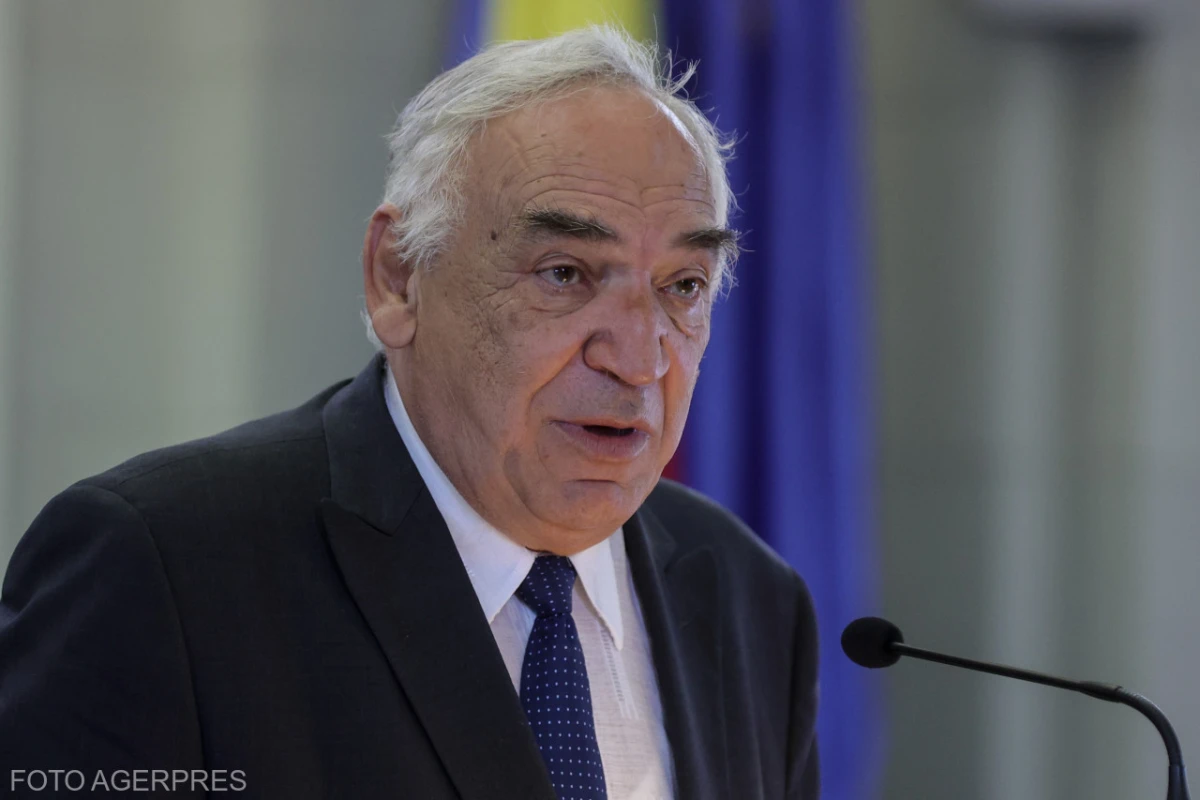 Fizicianul Nicolae Zamfir, vicepreședinte al Academiei: Aș fi urât fizica, dacă aș fi avut în liceu manualele de-a XII-a de acum. La fizică nucleară, jumătate din formule eu nu le-am folosit niciodată în cariera mea de nuclearist