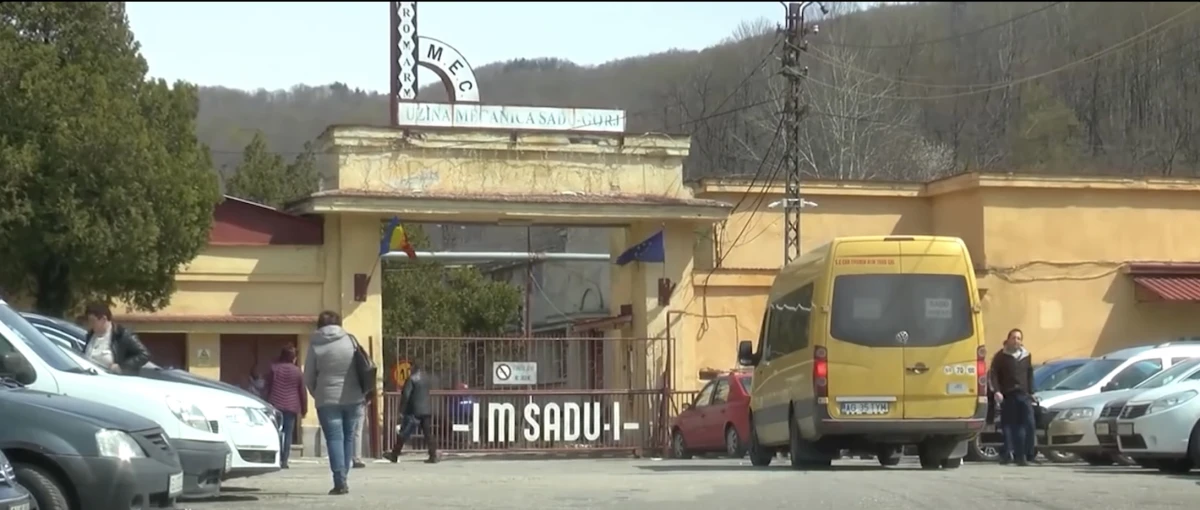 Explozie la Uzina Mecanică Sadu din Gorj / Un angajat a fost rănit în urma unei explozii produse în zona pirotehnică a uzinei, unde sunt fabricați explozivi de inițiere