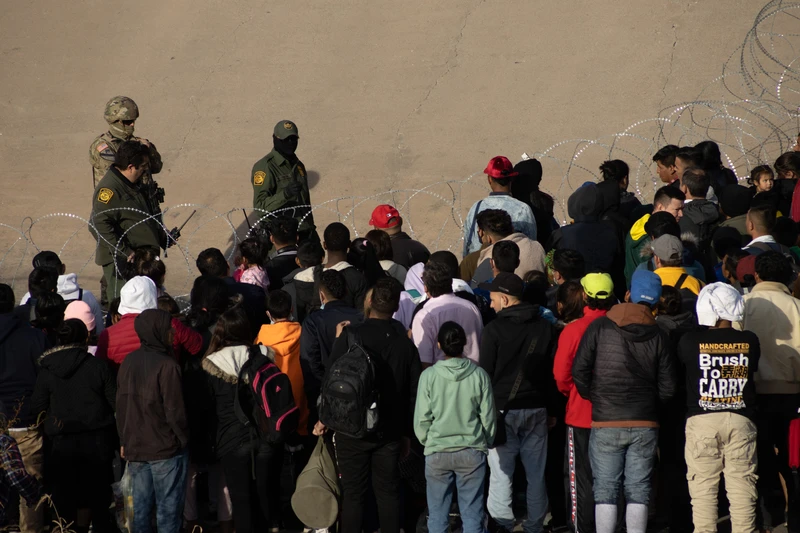 Victorie temporară pentru administrația Trump: Curtea Supremă deblochează expulzările migranților în state terțe