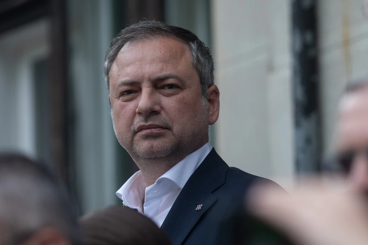 Secretarul general al PNL, Dan Motreanu: PSD spune că nu votează Guvernul Mureșan și că soluția sa este Sorin Grindeanu. Atunci, care este majoritatea pentru un Guvern Grindeanu? Cu cine strânge PSD cele 233 de voturi necesare?
