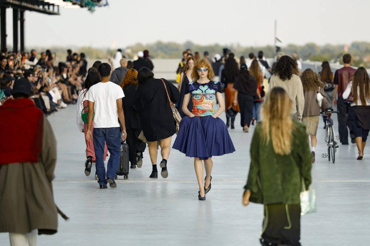 Moschino primăvară-vară 2027 la Milano Fashion Week: O colecție care a fost pe calendar / Nu este sigur că avea și ceva de spus