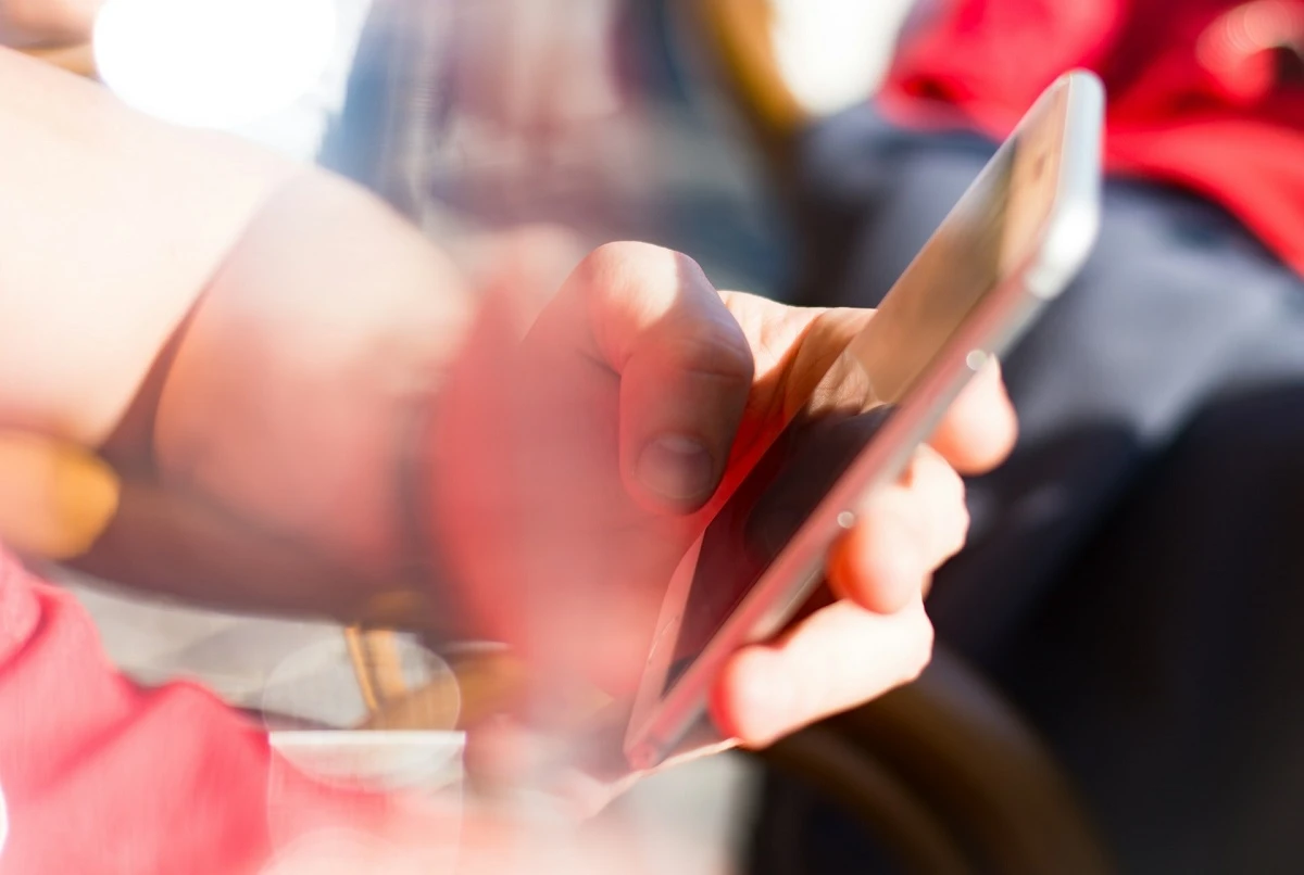 Peste un milion de telefoane vechi vândute ca noi în UE, inclusiv în România / Anchetă EPPO în 19 țări / Daune de cel puțin 300 de milioane de euro