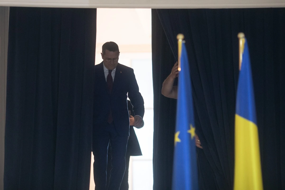 EXCLUSIV. Fostul șef al SRI, Eduard Hellvig, prezență surpriză la evenimentul din noiembrie 2025 din Atena unde s-a semnat un memorandum neangajant pentru gaze din SUA. Cap de afiș: controversata ambasadoare Kimberly Guilfoyle