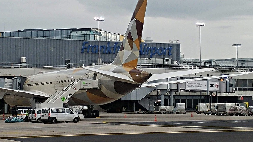 Iranul ameninţă că va paraliza aeroporturile ţărilor vecine ce se conformează sancţiunilor americane împotriva companiilor aeriene iraniene