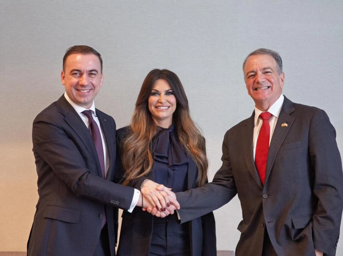 Financial Times a confirmat din surse independente declarația lui Kimberly Guilfoyle referitoare la iminenta cădere a Guvernului Bolojan: „Putem face asta în orice țară vrem. Putem face asta și aici”