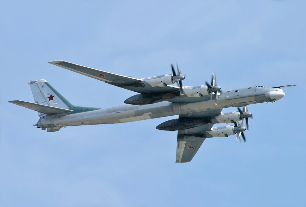 Un bombardier rusesc strategic Tu-95 s-a prăbuşit în Extremul Orient / Șase membri ai echipajului și-au pierdut viaţa
