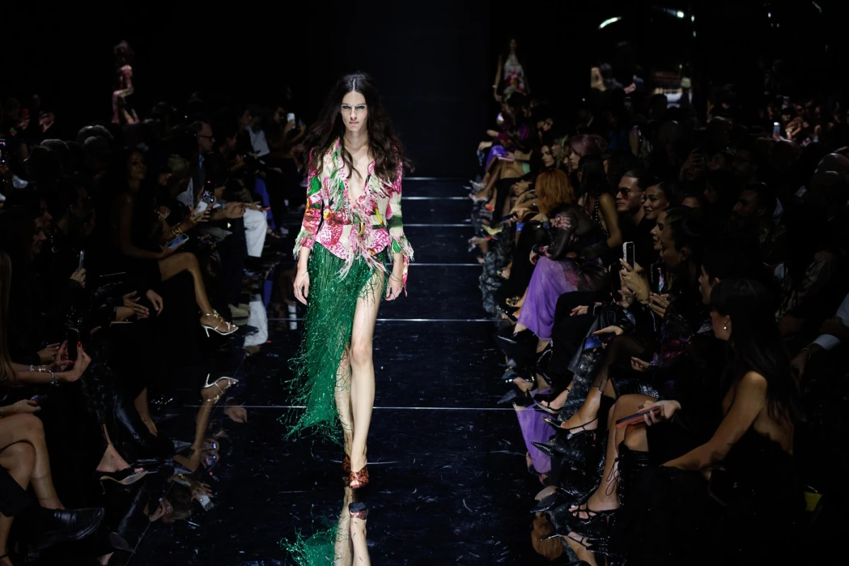 Roberto Cavalli primăvară-vară 2027 la Milano Fashion Week: Unele case nu trebuie reinventate. Trebuie doar să li se permită să fie ele însele