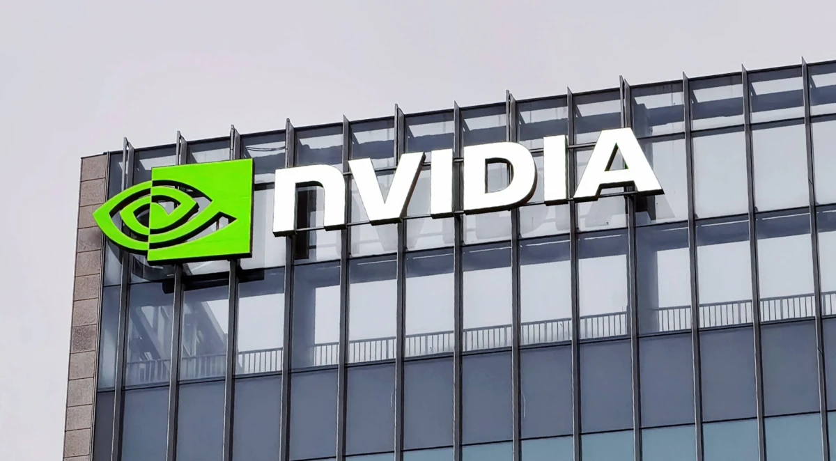 Nvidia vrea să răscumpere acțiuni de până la 235 de miliarde de dolari, în contextul profitului record al companiei generat de explozia inteligenței artificiale