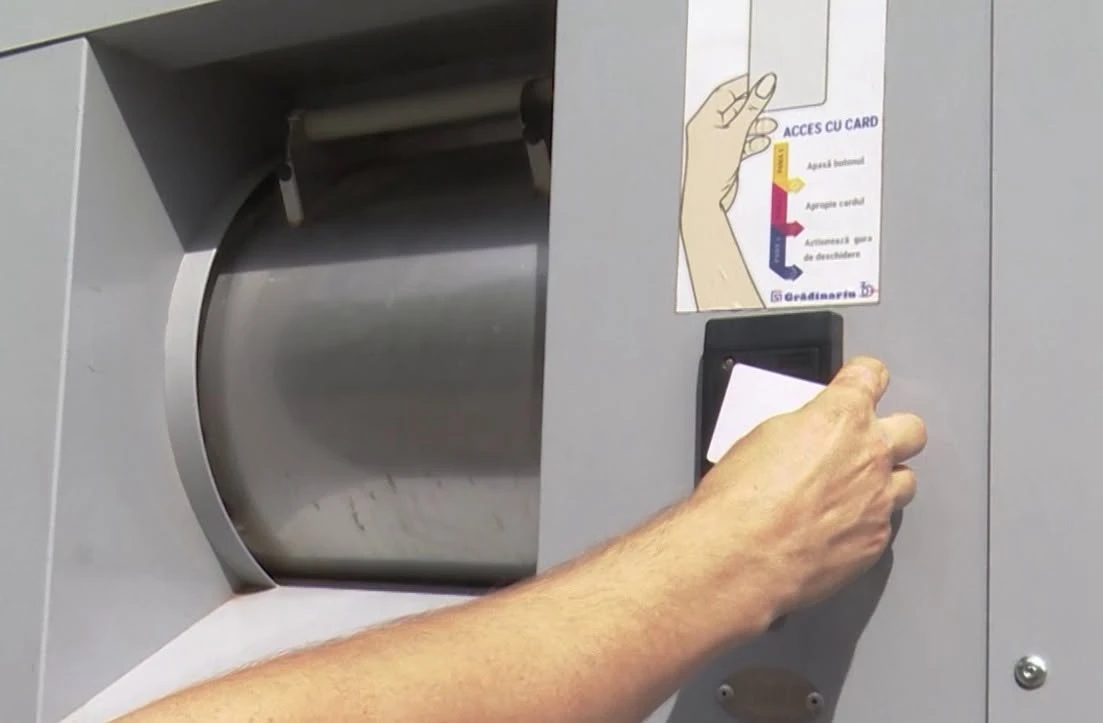 Primăria Constanța a pus în funcțiune 275 de puncte de colectare selectivă a deșeurilor, așa numitele „eco-insule” / Cartelele de acces au fost distribuite în mare parte locatarilor