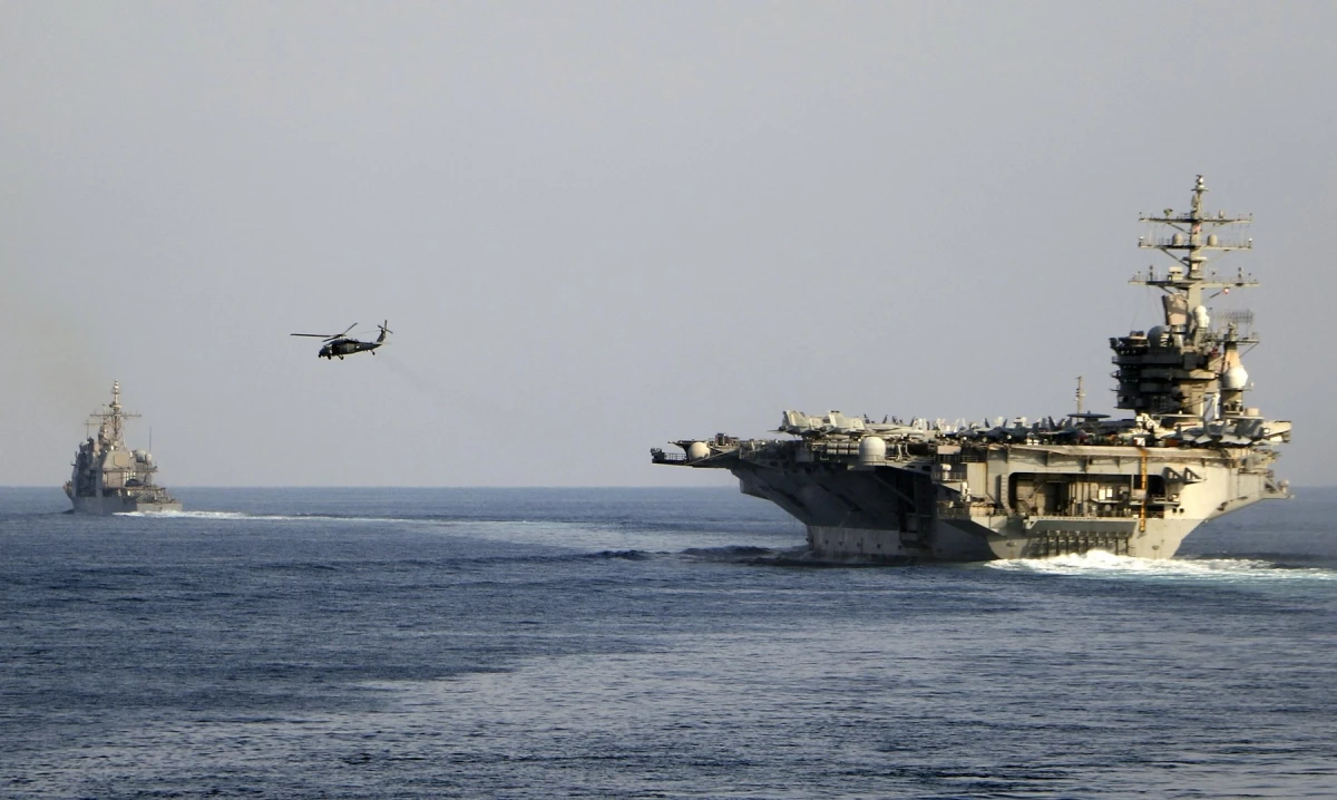 Doi aviatori s-au catapultat în timpul aterizării unei aeronave pe portavionul USS Dwight D. Eisenhower, aflat în largul coastelor statului Virginia / Patru marinari, răniți