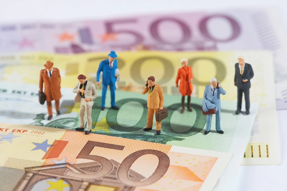 BERD estimează un declin de 0,2% al PIB-ului României în acest an şi avertizează că riscurile negative persistă