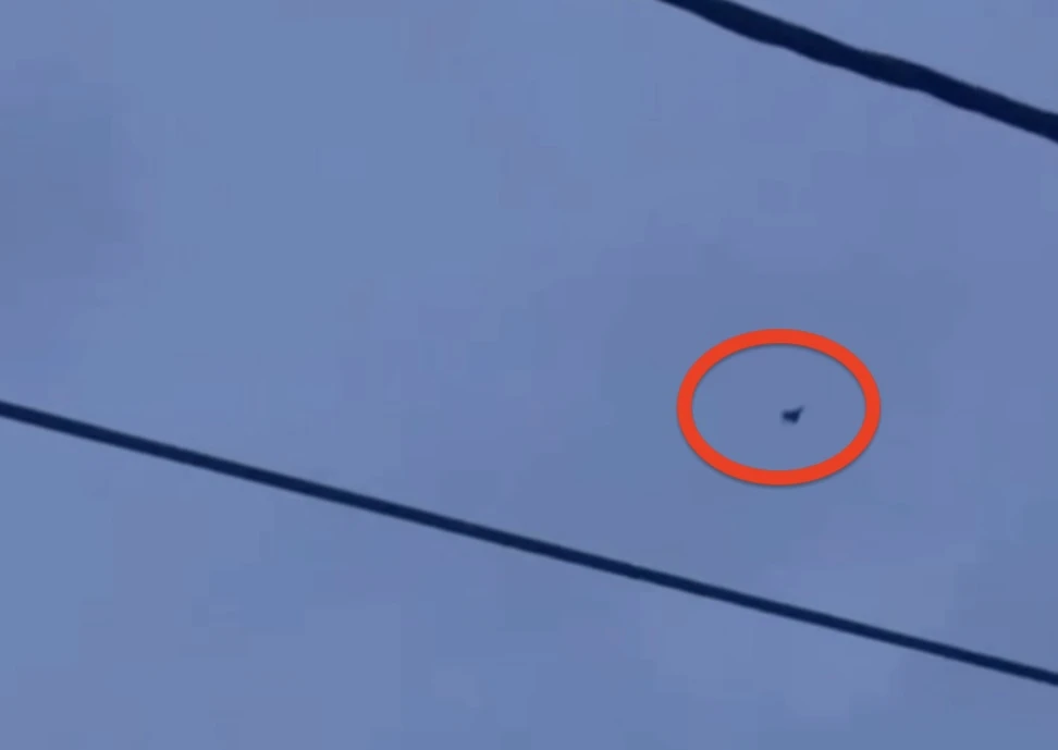 VIDEO Dronă depistată în județul Botoșani / A fost ridicate două aeronave F-16 / Martori susțin să ar fi căzut într-o pădure din Suceava