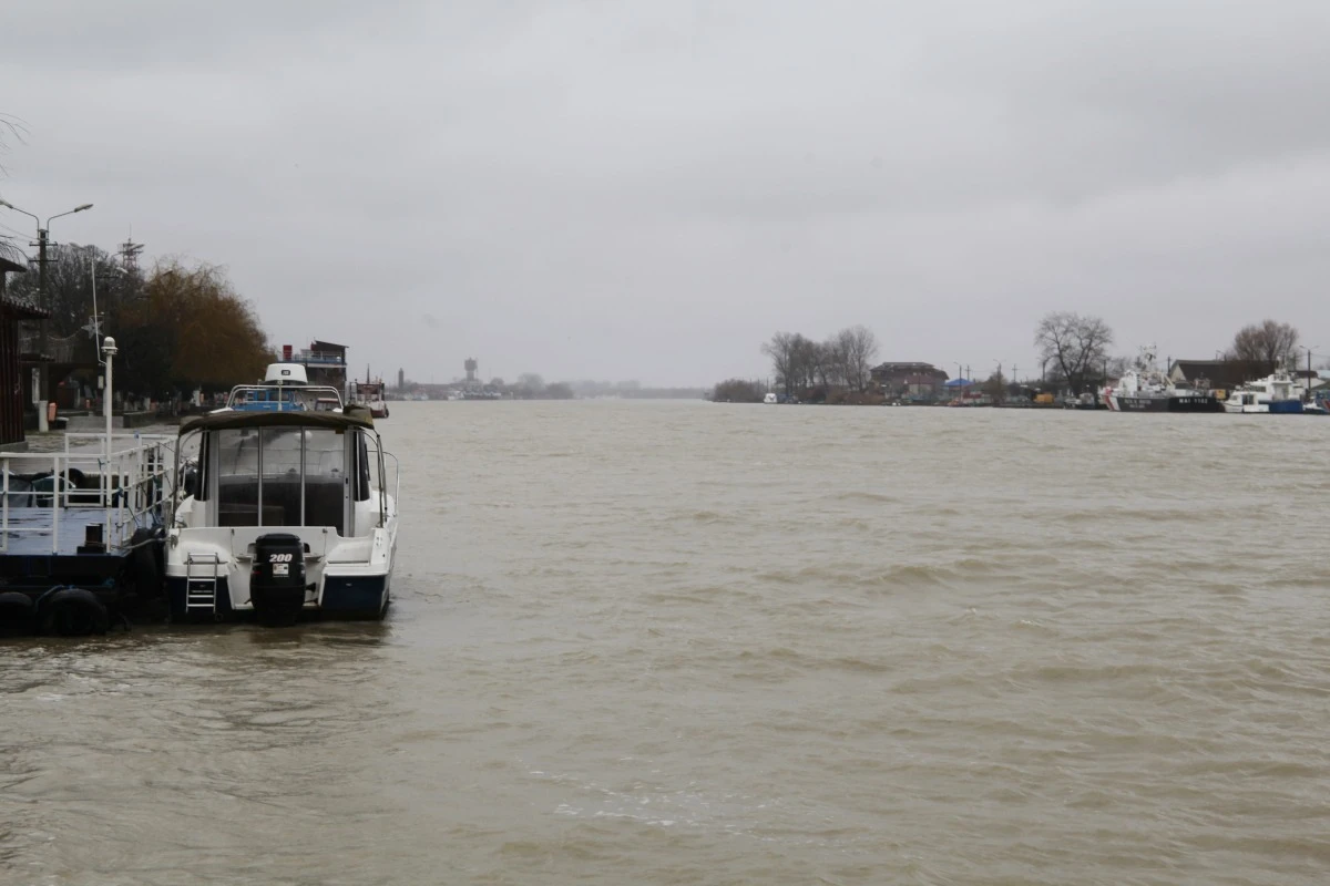 Noi proceduri de intrare pe canalul Sulina pentru a reduce perioada de aşteptare a navelor, după ce atacurile ruseşti au blocat porturile ucrainene de la Marea Neagră